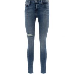 Jeansy Slim Fit Tommy Jeans DW0DW07411. Niebieskie jeansy damskie Tommy Jeans, bez wzorów, z jeansu. W wyprzedaży za 259,00 zł.