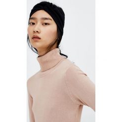 Golfy damskie: Sweter z golfem