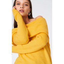 NA-KD Szeroki sweter z odkrytymi ramionami - Yellow. Żółte bez kategorii NA-KD, z dzianiny. Za 80,95 zł.