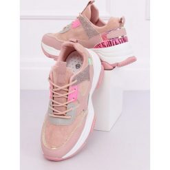 Rózowe buty sportowe RESIST. Różowe buty sportowe damskie FunKee.pl, bez wzorów, z tkaniny, sportowe. Za 126,99 zł.