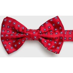 Medicine - Mucha Essential. Czerwone muszki męskie marki MEDICINE, w geometryczne wzory, z poliesteru. W wyprzedaży za 19,90 zł.