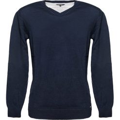 Sweter w kolorze granatowym. Niebieskie swetry męskie Pepe Jeans, Mexx, Pierre Cardin, s, bez wzorów, z bawełny, bez kołnierzyka, bez kaptura. W wyprzedaży za 137,95 zł.