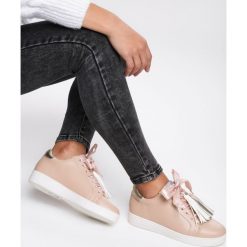 Beżowe Sneakersy Murmurous. Brązowe sneakersy damskie Renee, z satyny. Za 69,99 zł.