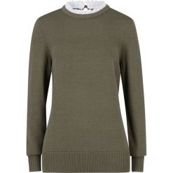 Sweter z koszulową wstawką bonprix ciemnooliwkowy. Zielone swetry damskie bonprix, bez wzorów, bez rękawów, bez kaptura. Za 79,99 zł.
