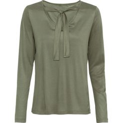 Shirt z krawatką bonprix oliwkowy. Zielone koszulki damskie bonprix, bez wzorów, z dekoltem w serek. Za 59,99 zł.