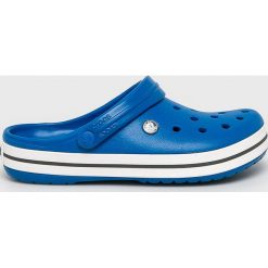 Crocs - Klapki. Niebieskie kapcie męskie Crocs, z materiału. W wyprzedaży za 159,90 zł.