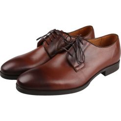 Buty Bradford Brązowe. Pomarańczowe buty wizytowe męskie LANCERTO, z bawełny, z otwartym noskiem, na sznurówki. W wyprzedaży za 299,90 zł.