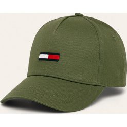 Tommy Jeans - Czapka. Zielone czapki męskie Tommy Jeans, bez wzorów, z bawełny. Za 129,90 zł.