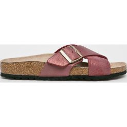 Birkenstock - Klapki Siena. Brązowe klapki damskie Birkenstock, bez wzorów, ze skóry, bez obcasa, na płaskiej podeszwie. W wyprzedaży za 249,90 zł.