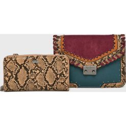 Pepe Jeans - Torebka Petrina. Fioletowe torebki klasyczne damskie Pepe Jeans, w paski, z bawełny, casualowe, na ramię, małe, bez dodatków. W wyprzedaży za 269,90 zł.