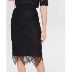 Koronkowa midi spódnica - Czarny. Czarne spódniczki damskie Mohito, s, bez wzorów, z koronki, midi. Za 139,99 zł.