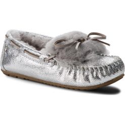 Kapcie EMU AUSTRALIA - Amity Cuff Crackled W11853 Silver/Argent. Szare klapki damskie EMU Australia, bez wzorów, ze skóry, bez obcasa. W wyprzedaży za 299,00 zł.