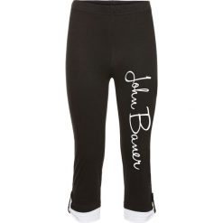 Legginsy rybaczki w optyce 2 w 1 bonprix czarno-biały. Czarne legginsy damskie bonprix, z napisami. Za 49,99 zł.