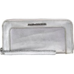 Portfele damskie: FREDsBRUDER SPOTLIGHT Portfel silver