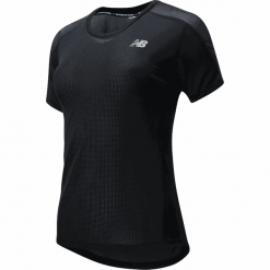 New Balance WT01234BK. Bluzki sportowe damskie New Balance, na lato, l, bez wzorów, z poliesteru, bez kołnierzyka, bez rękawów, bez kaptura, do biegania. W wyprzedaży za 79,99 zł.