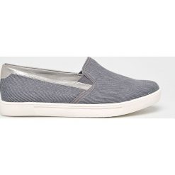 S. Oliver - Tenisówki. Różowe trampki i tenisówki damskie S.Oliver, bez wzorów, z gumy, bez zapięcia. W wyprzedaży za 129,90 zł.