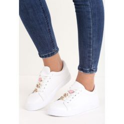 Białe Buty Sportowe Pin. Białe buty sportowe damskie marki Born2be, z aplikacjami. Za 39,99 zł.