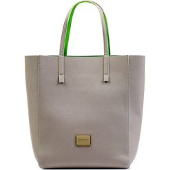 Torebka damska shopper Monnari beżowa. Brązowe torby damskie na zakupy Monnari, bez wzorów, bez dodatków. Za 124,50 zł.