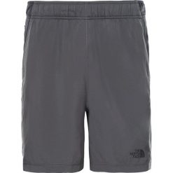 Krótkie spodenki do biegania The North Face 24/7 T93O1B0C5 - szary. Szare spodenki sportowe męskie xl, do biegania. Za 146,99 zł.