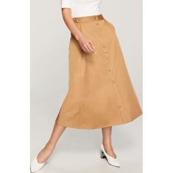 Rozkloszowana spódnica midi - Beżowy. Brązowe spódniczki damskie marki Reserved, bez wzorów, midi, rozkloszowane. Za 119,99 zł.