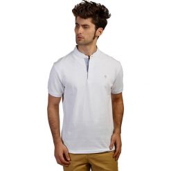 Koszulka polo w kolorze białym. Białe koszulki męskie The Time of Bocha, m, bez wzorów, polo, bez rękawów. W wyprzedaży za 89,95 zł.