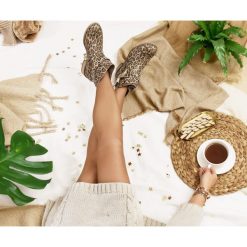 Botki - skóra naturalna - model 458 - kolor panterka. Szare botki damskie Zapato, z jeansu, eleganckie, z okrągłym noskiem, bez obcasa, na płaskiej podeszwie, bez zapięcia. W wyprzedaży za 319,20 zł.