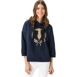 Trussardi Jeans Bluza Niebieski. Niebieskie bluzy damskie Trussardi Jeans, m, z nadrukiem, z bawełny, bez rękawów, bez kaptura. Za 404,95 zł.