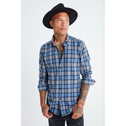 Koszula w kolorze niebiesko-szarym. Szare koszule męskie xl, w kratkę, z bawełny. W wyprzedaży za 129,95 zł.