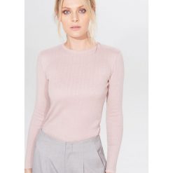 Bluzka basic z wiskozą - Różowy. Różowe bluzki damskie Mohito, xl, bez wzorów, z wiskozy, bez kołnierzyka, bez rękawów. W wyprzedaży za 19,99 zł.