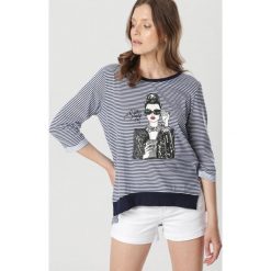 Granatowo-Biała Bluzka Echireanes. Niebieskie bluzki damskie Born2be, xl, bez wzorów, bez kołnierzyka, bez rękawów. W wyprzedaży za 49,99 zł.