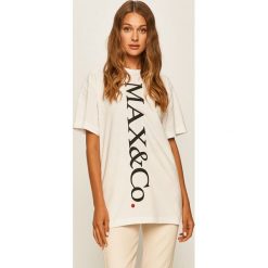 MAX&Co. - T-shirt. Białe bluzki damskie MAX&Co., s, z nadrukiem, z bawełny, casualowe, z okrągłym kołnierzem, z krótkim rękawem. Za 419,90 zł.