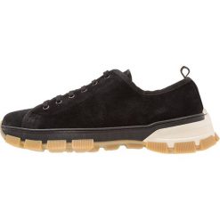 Antony Morato Sneakersy niskie black. Czarne trampki męskie Antony Morato, bez wzorów, z weluru, bez zapięcia. Za 669,00 zł.