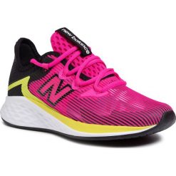Buty NEW BALANCE - WRVHZSW1 Różowy. Różowe buty sportowe damskie New Balance, bez wzorów, z tworzywa sztucznego, sportowe, do biegania. W wyprzedaży za 319,00 zł.