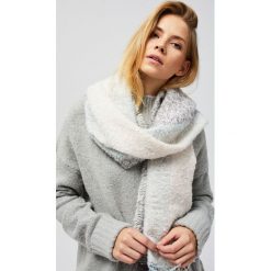 Szal w pasy. Szare szaliki damskie Moodo, bez wzorów. Za 24,99 zł.