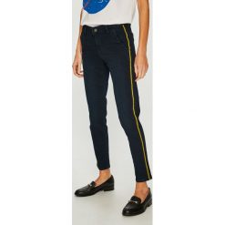 Medicine - Jeansy. Niebieskie jeansy damskie marki MEDICINE. W wyprzedaży za 79,90 zł.