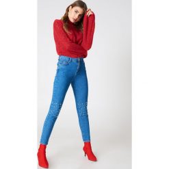 Spodnie damskie: NA-KD Jeansy Pearl Knee - Blue