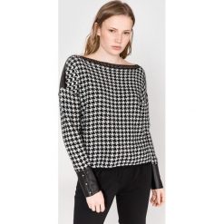 Liu Jo Sweter Czarny Biały. Czarne bluzy damskie Liu Jo, xs, bez wzorów, z poliesteru, bez rękawów, bez kaptura. Za 843,95 zł.