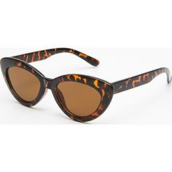 Okulary przeciwsłoneczne - Beżowy. Brązowe okulary przeciwsłoneczne damskie marki Cropp. Za 34,99 zł.