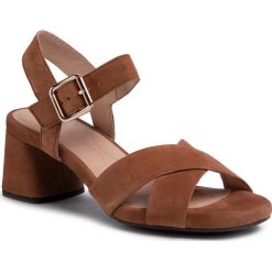 Sandały GEOX - D Genziana M. B D02HAB 00021 C6001 Cognac. Pomarańczowe klapki damskie Geox, bez wzorów, ze skóry, bez obcasa, na obcasie. Za 499,00 zł.