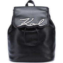 Karl Lagerfeld Signature Plecak Czarny. Czarne plecaki damskie KARL LAGERFELD, bez wzorów, ze skóry. Za 1298,95 zł.