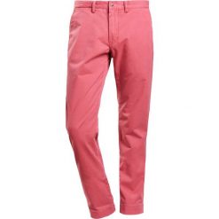 Spodnie męskie: Polo Ralph Lauren BEDFORD PANT Chinosy nantucket red
