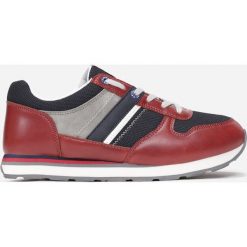 Czerwone Buty Sportowe Yathe. Czerwone buty sportowe męskie Born2be, bez zapięcia. W wyprzedaży za 84,99 zł.