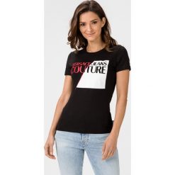 Versace Jeans Couture Koszulka Czarny. Czarne bluzki damskie Versace Jeans Couture, m, z nadrukiem, z bawełny, bez kołnierzyka, z krótkim rękawem. Za 412,95 zł.