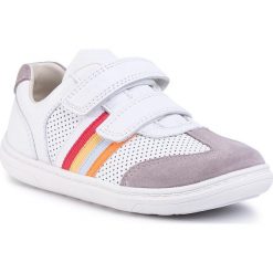 Sneakersy CLARKS - Flash Beau T 261503757 White. Białe trampki chłopięce Clarks, bez wzorów, z zamszu, na rzepy. Za 219,00 zł.
