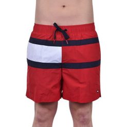 Tommy Hilfiger Plavkové kraťasy Medium Drawstring UM0UM01070 -611 Tango Red (rozmiar XL). Czerwone kąpielówki męskie TOMMY HILFIGER, xl, bez wzorów. W wyprzedaży za 202,00 zł.
