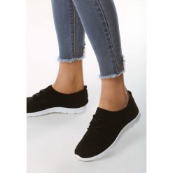 Czarne Buty Sportowe Informative. Buty sportowe damskie Born2be. Za 69,99 zł.