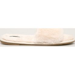 Vero Moda - Kapcie. Białe kapcie damskie Vero Moda, z gumy. W wyprzedaży za 79,90 zł.