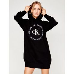 Sukienka dzianinowa Calvin Klein Jeans J20J213624. Czarne sukienki damskie Calvin Klein Jeans, s, bez wzorów, z bawełny, bez kołnierzyka, bez rękawów. Za 499,00 zł.