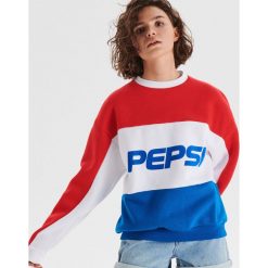 Bluza Pepsi - Wielobarwny. Szare bluzy damskie Cropp, s, bez wzorów, bez rękawów, bez kaptura. Za 99,99 zł.