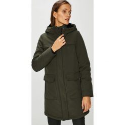 Vero Moda - Kurtka Judy. Zielone kurtki damskie marki Vero Moda, s, bez wzorów, z elastanu, długie, z kapturem. W wyprzedaży za 269,90 zł.